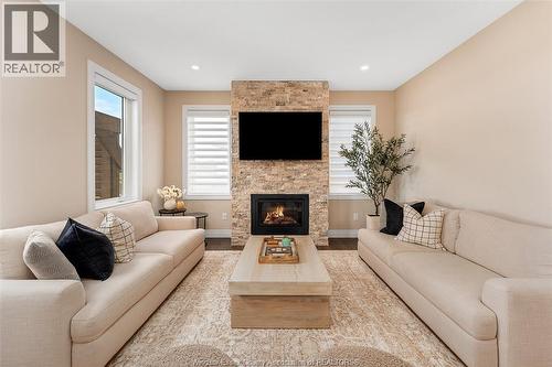 4523 Anderson, Lakeshore, ON - Indoor Photo Showing Living Room With Fireplace