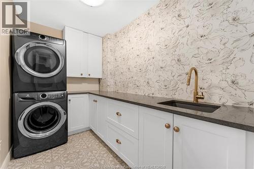 4523 Anderson, Lakeshore, ON - Indoor Photo Showing Laundry Room