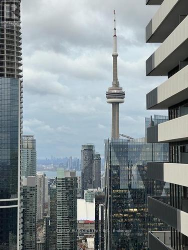 7312 - 138 Downes Street, Toronto, ON - Outdoor