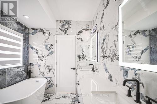 1 Frankwood Road, Toronto, ON - Indoor Photo Showing Bathroom
