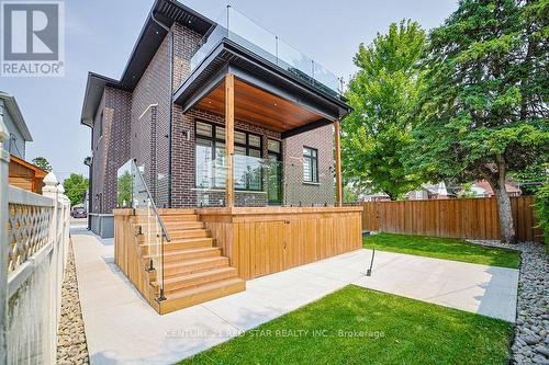 1 Frankwood Road, Toronto, ON - Outdoor