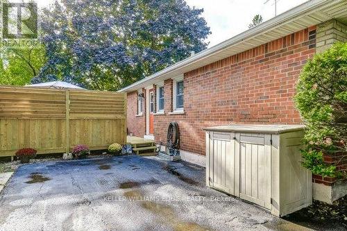 1216 De Quincy Crescent, Burlington, ON - Outdoor