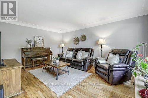 1216 De Quincy Crescent, Burlington, ON - Indoor Photo Showing Living Room