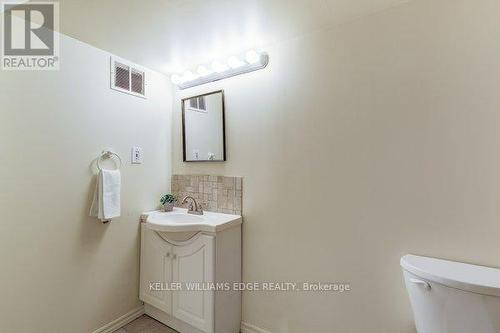 1216 De Quincy Crescent, Burlington, ON - Indoor Photo Showing Bathroom