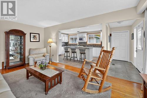 120 Kinross Street, Haldimand, ON - Indoor Photo Showing Living Room