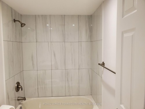 1405-99 Harbour Square, Toronto, ON - Indoor Photo Showing Bathroom