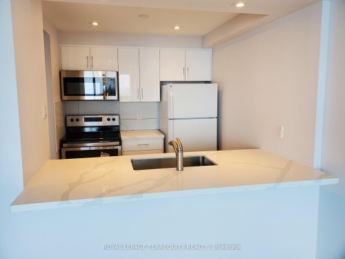 1405-99 Harbour Square, Toronto, ON - Indoor Photo Showing Kitchen