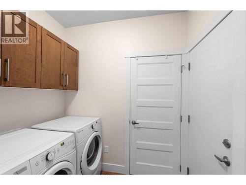 1769 Tower Ranch Drive, Kelowna, BC - Indoor Photo Showing Laundry Room