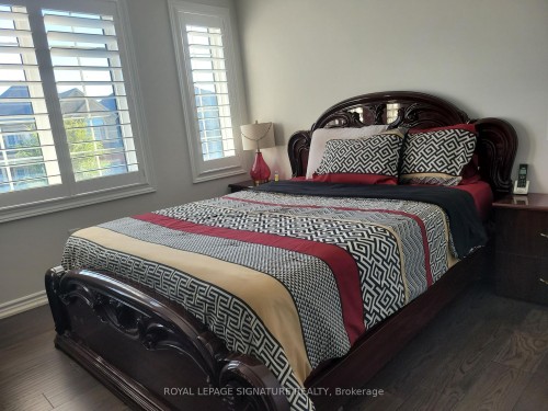 24 Kneale Street, Brantford, ON - Indoor Photo Showing Bedroom