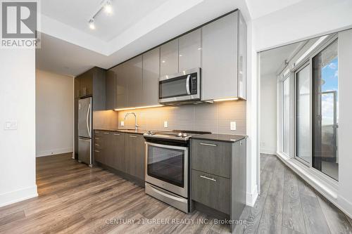 3405 - 403 Church Street, Toronto, ON - Indoor Photo Showing Kitchen With Stainless Steel Kitchen