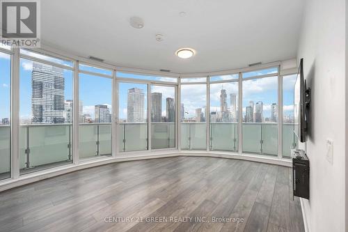 3405 - 403 Church Street, Toronto, ON - Indoor Photo Showing Other Room