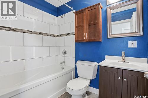 6 230 Broadway Avenue E, Regina, SK - Indoor Photo Showing Bathroom