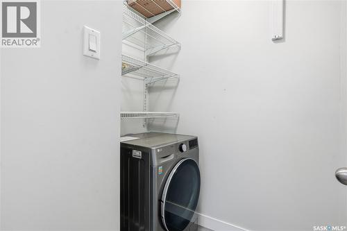 6 230 Broadway Avenue E, Regina, SK - Indoor Photo Showing Laundry Room