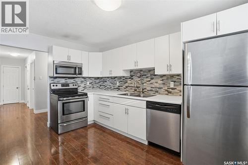6 230 Broadway Avenue E, Regina, SK - Indoor Photo Showing Kitchen With Double Sink With Upgraded Kitchen