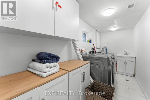 208 Glen Oak Drive, Oakville, ON - Indoor Photo Showing Laundry Room