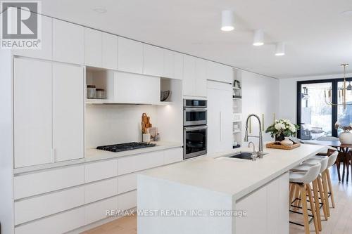 424 Clendenan Avenue, Toronto, ON - Indoor Photo Showing Kitchen With Upgraded Kitchen