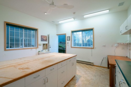 1372 Ivor Rd, Nanaimo, BC 