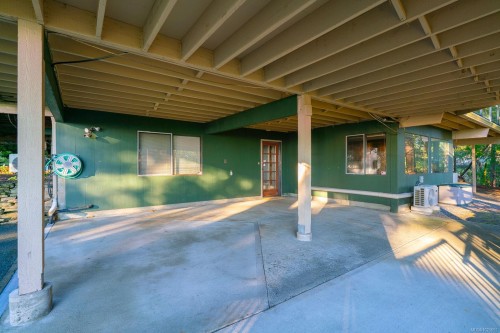 1372 Ivor Rd, Nanaimo, BC 