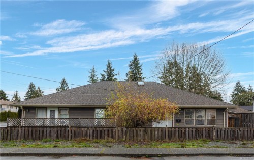 1126 18Th St, Courtenay, BC - Outdoor