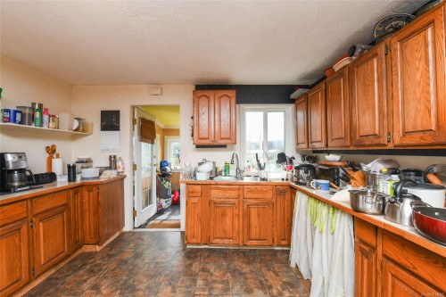 3390 Nikkei Pl, Cumberland, BC 