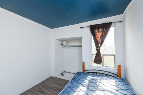 3390 Nikkei Pl, Cumberland, BC 