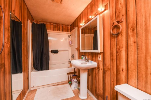 3390 Nikkei Pl, Cumberland, BC 