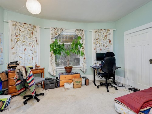 1015 Empress Ave, Victoria, BC - Indoor Photo Showing Other Room