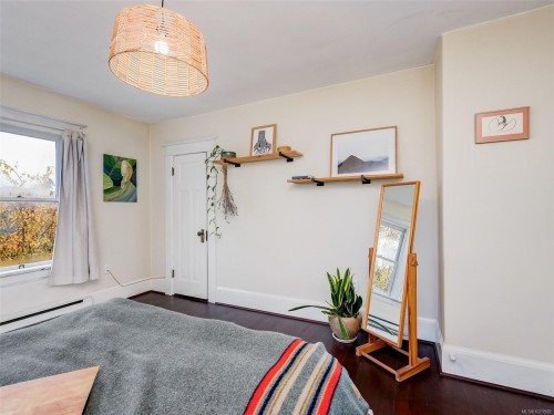 1015 Empress Ave, Victoria, BC - Indoor