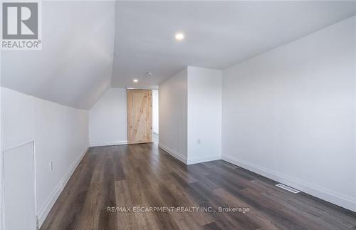 2 - 198 Sherman Avenue N, Hamilton, ON - Indoor Photo Showing Other Room