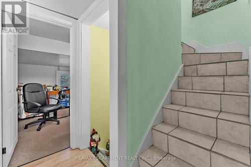 323 Regional 20 Road, Pelham, ON - Indoor Photo Showing Other Room