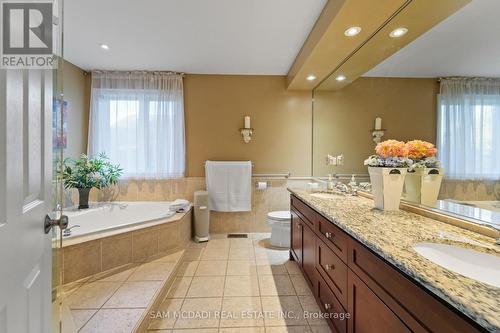 32 Pennsylvania Crescent, Kitchener, ON - Indoor Photo Showing Bathroom