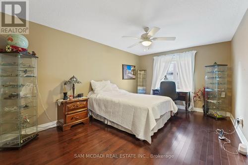 32 Pennsylvania Crescent, Kitchener, ON - Indoor Photo Showing Bedroom