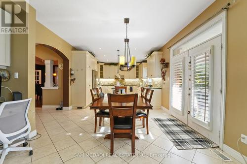 32 Pennsylvania Crescent, Kitchener, ON - Indoor Photo Showing Dining Room