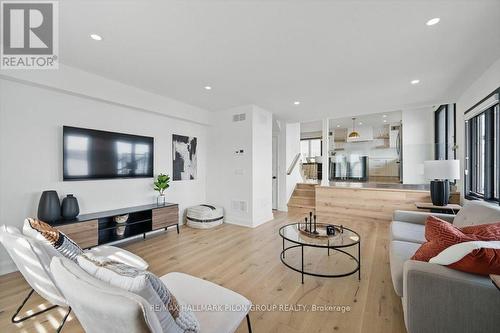 584 Bayview Drive, Ottawa, ON - Indoor Photo Showing Living Room