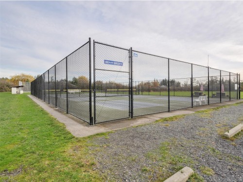 10950 Chalet Rd, North Saanich, BC 