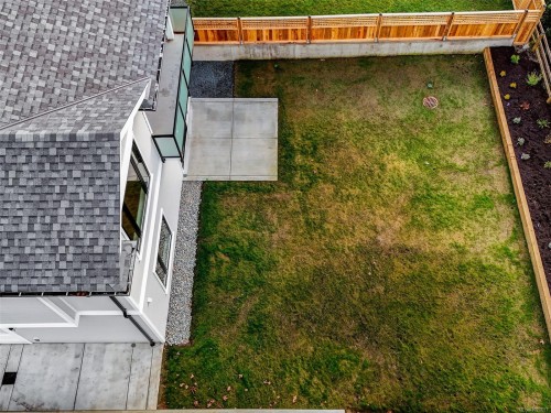 10950 Chalet Rd, North Saanich, BC 