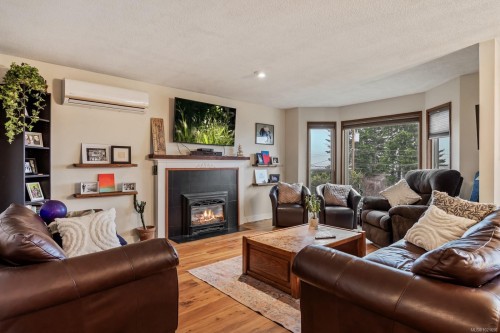 4589 Kilmarnock Dr, Courtenay, BC 