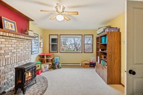 4589 Kilmarnock Dr, Courtenay, BC 