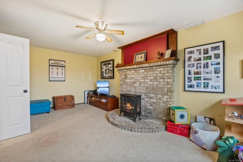 4589 Kilmarnock Dr, Courtenay, BC 