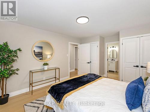 6921 Avila Road, Mississauga, ON - Indoor Photo Showing Bedroom