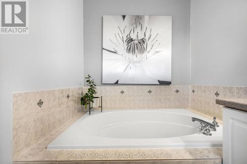 2025 Boisfranc Circle, Ottawa, ON - Indoor Photo Showing Bathroom