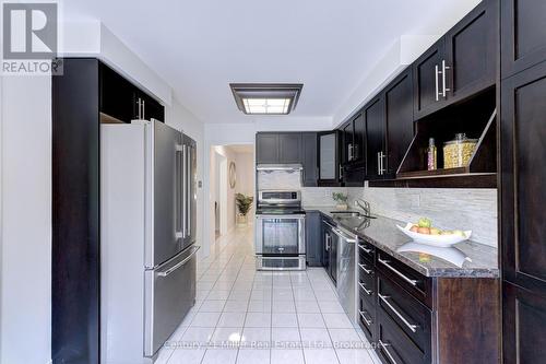474 Marlatt Drive, Oakville (Ro River Oaks), ON - Indoor Photo Showing Kitchen