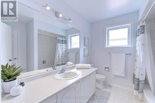 474 Marlatt Drive, Oakville (Ro River Oaks), ON - Indoor Photo Showing Bathroom