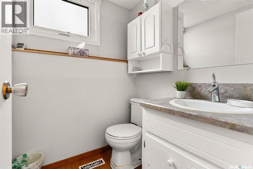 1003 Broad Street N, Regina, SK - Indoor Photo Showing Bathroom