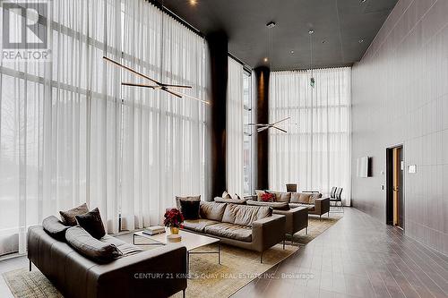 2103 - 3900 Confederation Parkway, Mississauga, ON - Indoor