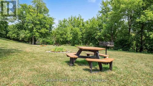 404 - 1535 Lakeshore Road E, Mississauga, ON - Outdoor