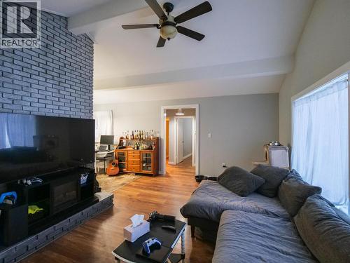 2630 Norwood Road, Quesnel, BC - Indoor Photo Showing Living Room