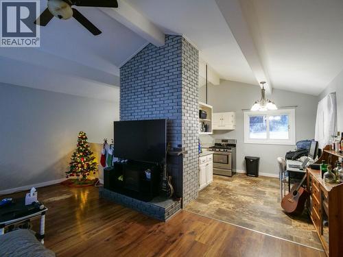 2630 Norwood Road, Quesnel, BC - Indoor Photo Showing Living Room