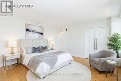 302 - 490 EGLINTON AVENUE E  Toronto, ON M4P 1M4