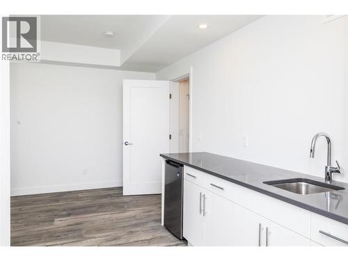 Similar too - 610 Academy Way Unit# 114, Kelowna, BC - Indoor Photo Showing Kitchen
